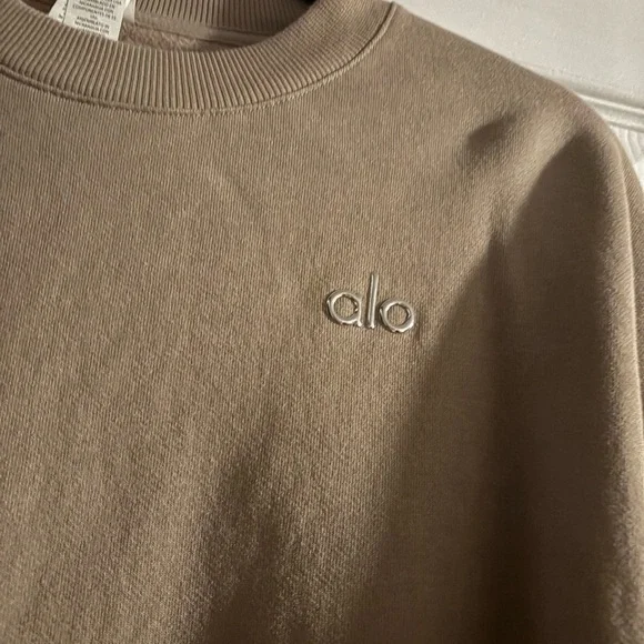 Alo size medium sweatshirt - Picture 2 of 4